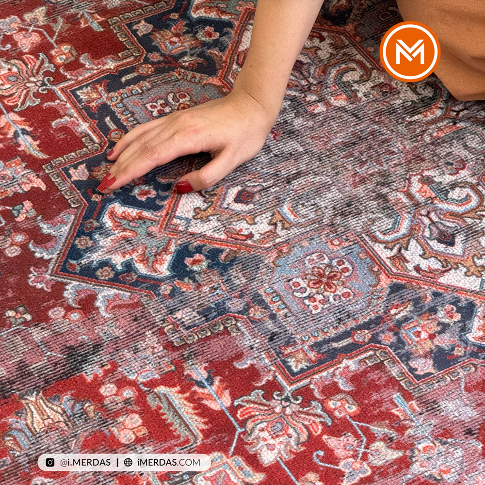 فرش کهنه نما کد 100625 زمینه لاکی